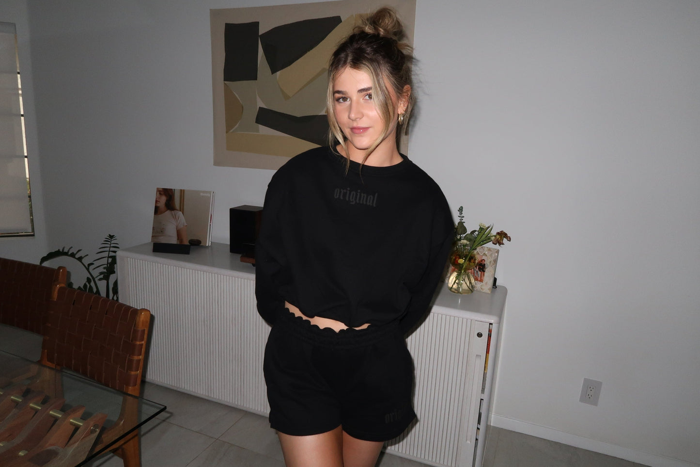 cropped crewneck in black