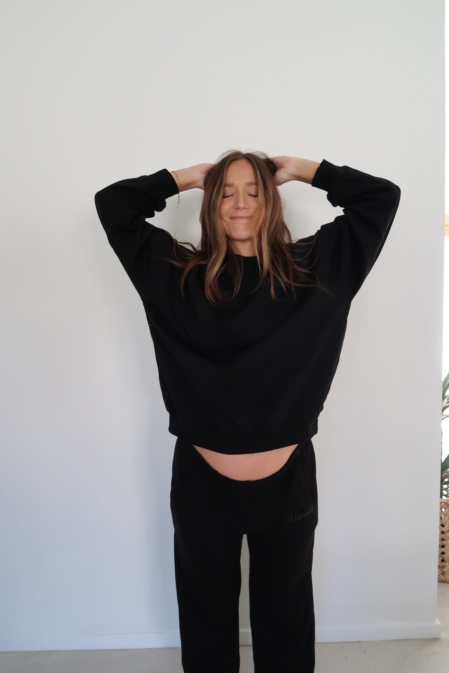 everyday crewneck in black